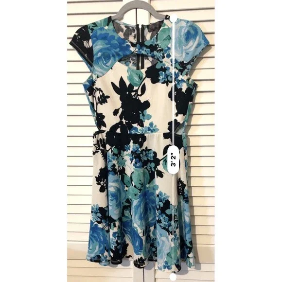 Glam Doll Dress Cut Out Neck And Sides. Stretch Zip Back Floral Women’s Size M - Picture 9 of 10